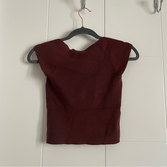 3/$25 Twist front Cropped capped sleeve top - Picture 2 of 3